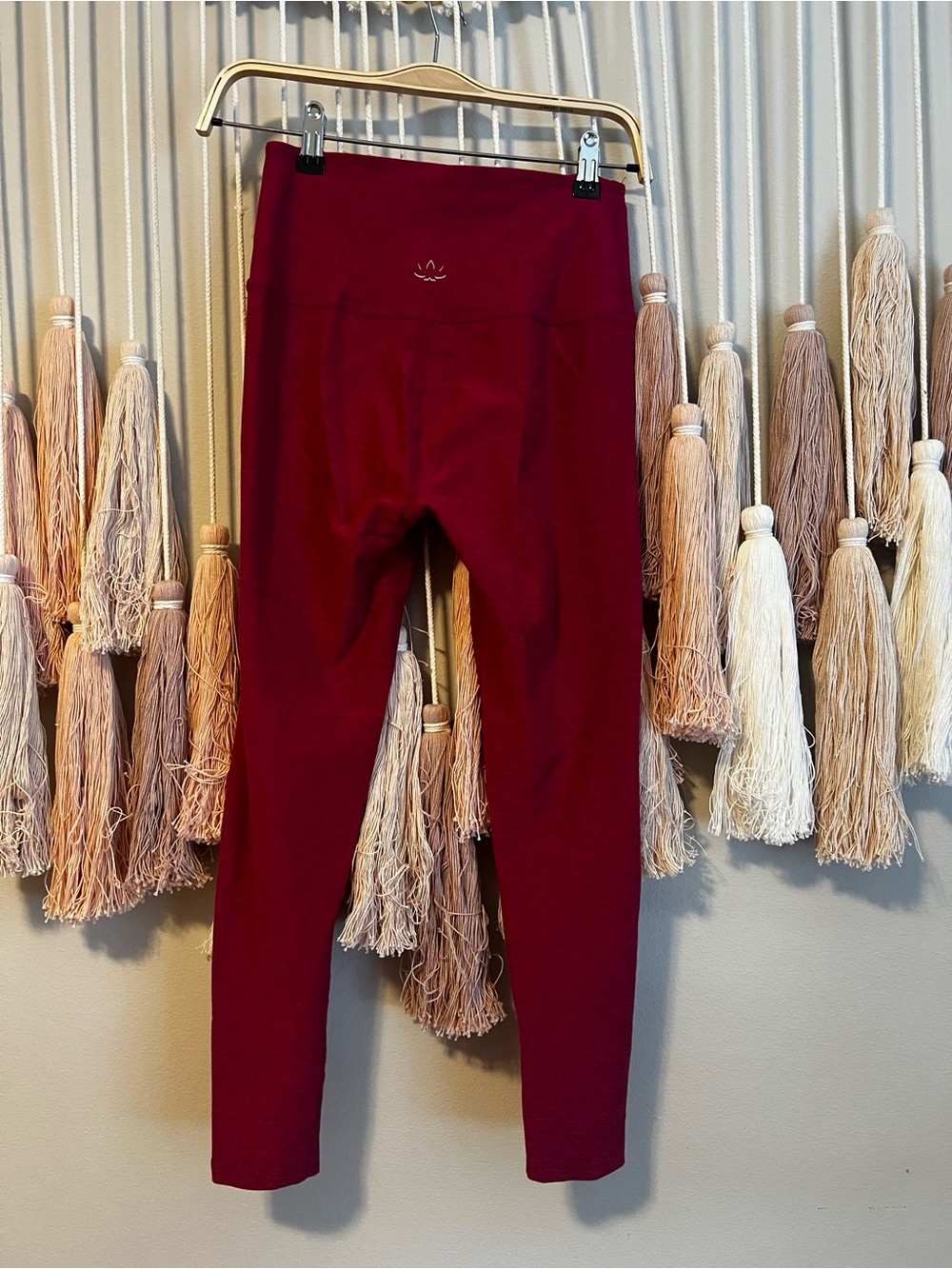 Beyond Yoga Deep Burgundy High-Waist Leggings size M - Picture 2 of 2